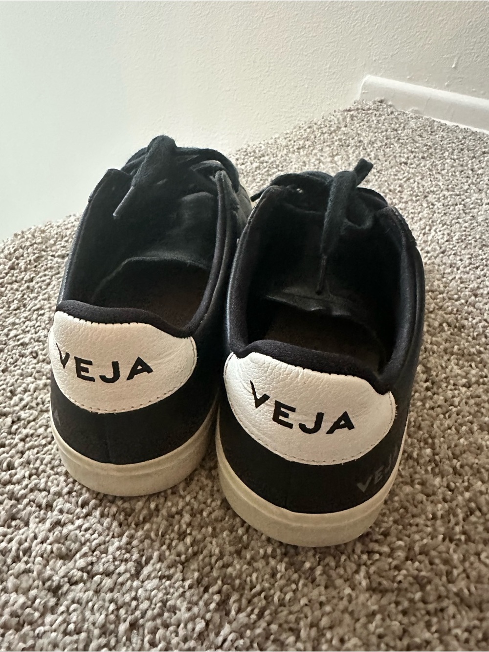 Veja Campo Black Leather Sneakers with White Veja Logo. Women size 8 US/39 EUR. - Picture 3 of 7